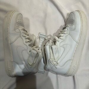 Men’s Nike Air Force 1 shoes size 9.5
